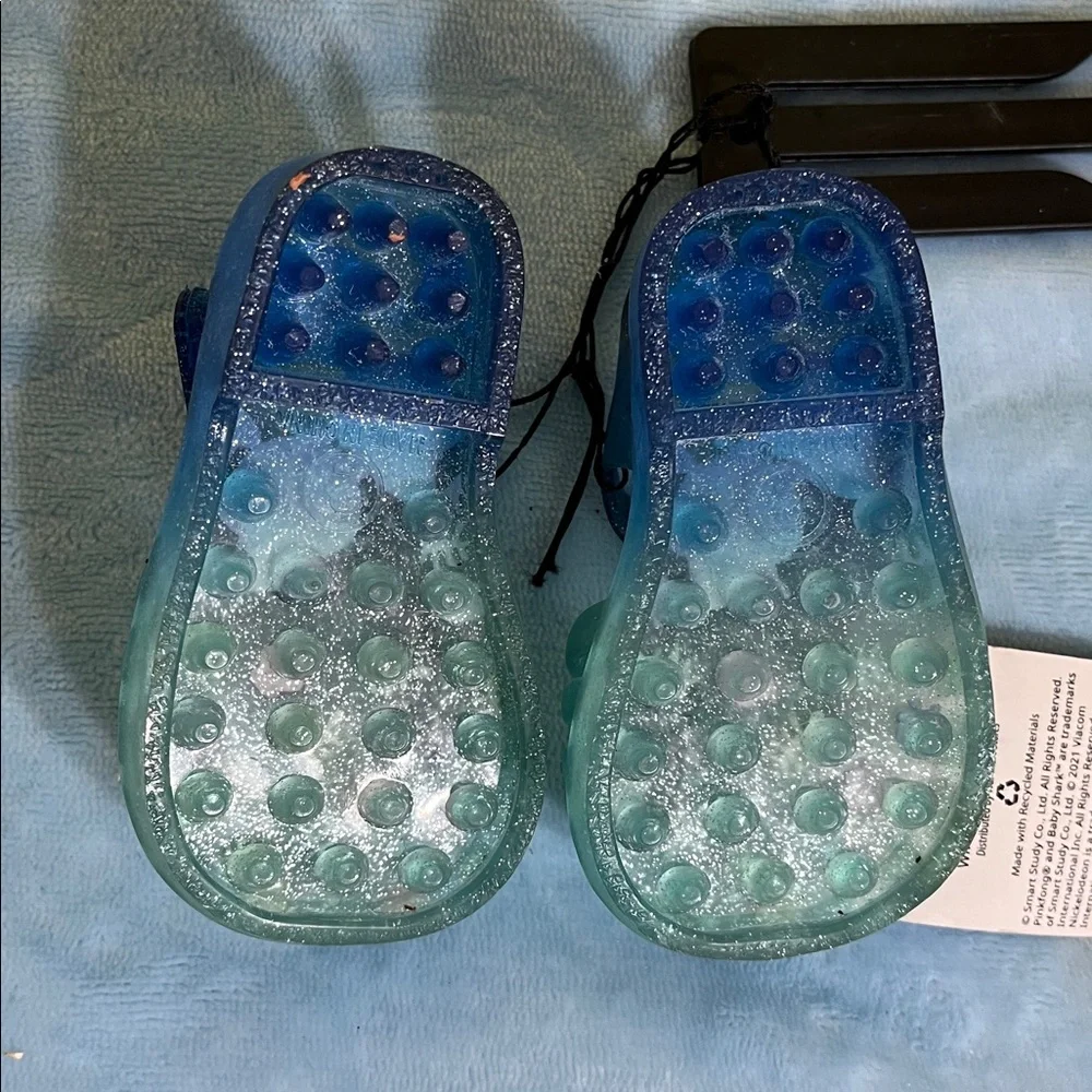 Baby Shark Jelly Sandals – Size 2 Infant (3-6 mo)– NEW WITH TAGS